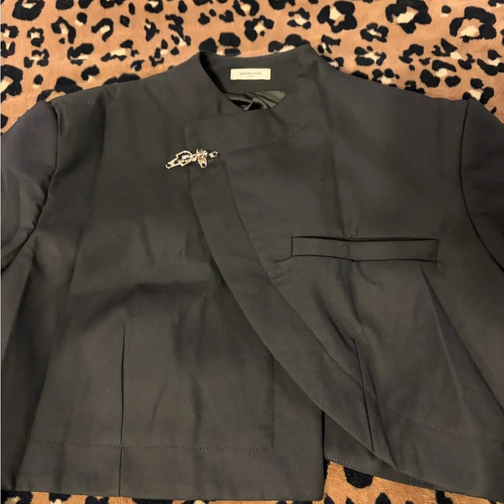 Mistress Rocks Chic Black Cropped Blazer NWOT - Picture 4 of 7